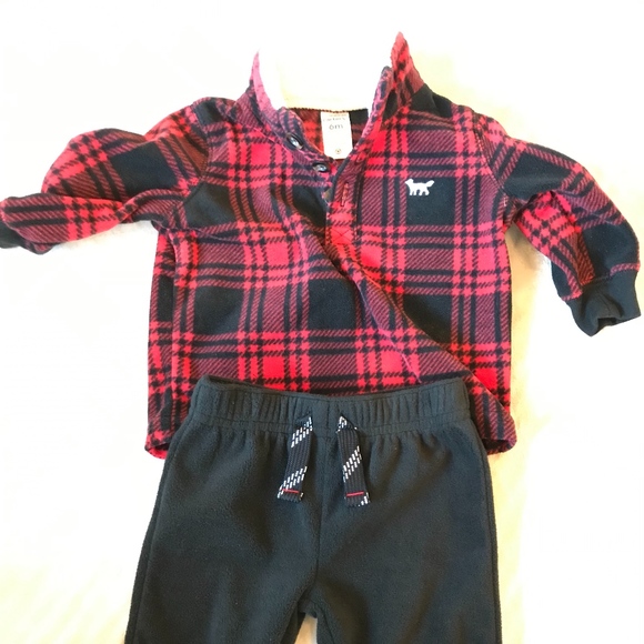 Carters Other - Carters fleece 6 month outfit